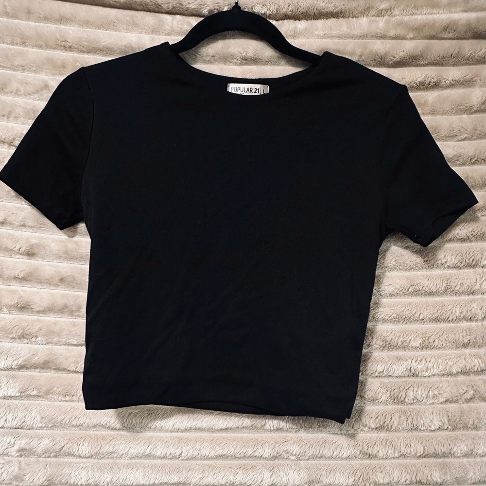 Popular 21 Black Short Sleeve Cropped Tee